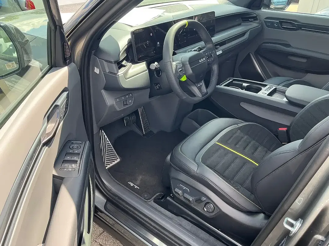 Kia EV9 - Thumbnail 9