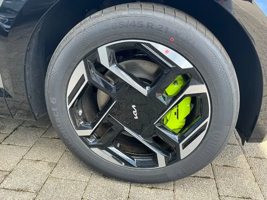 Kia EV9 - Thumbnail 7