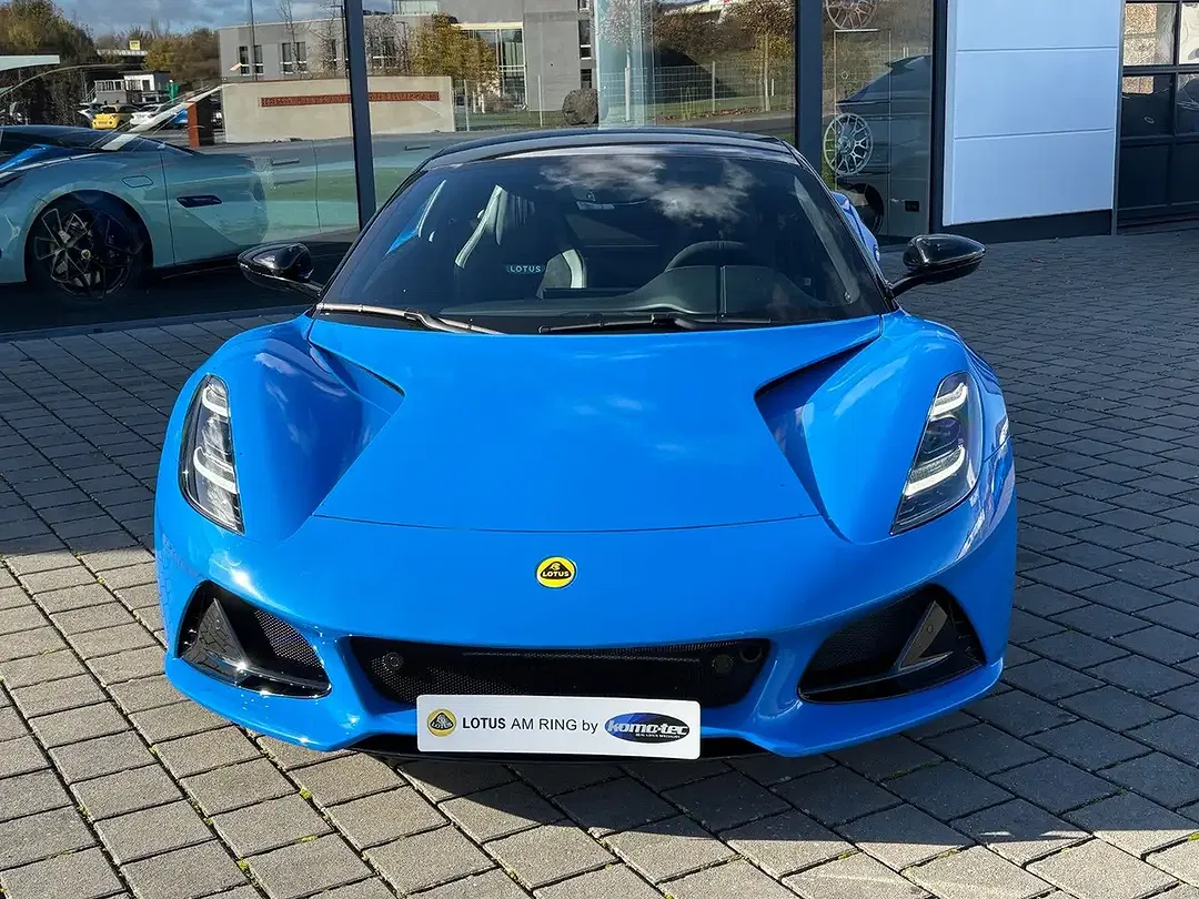 Lotus Emira - Thumbnail 2