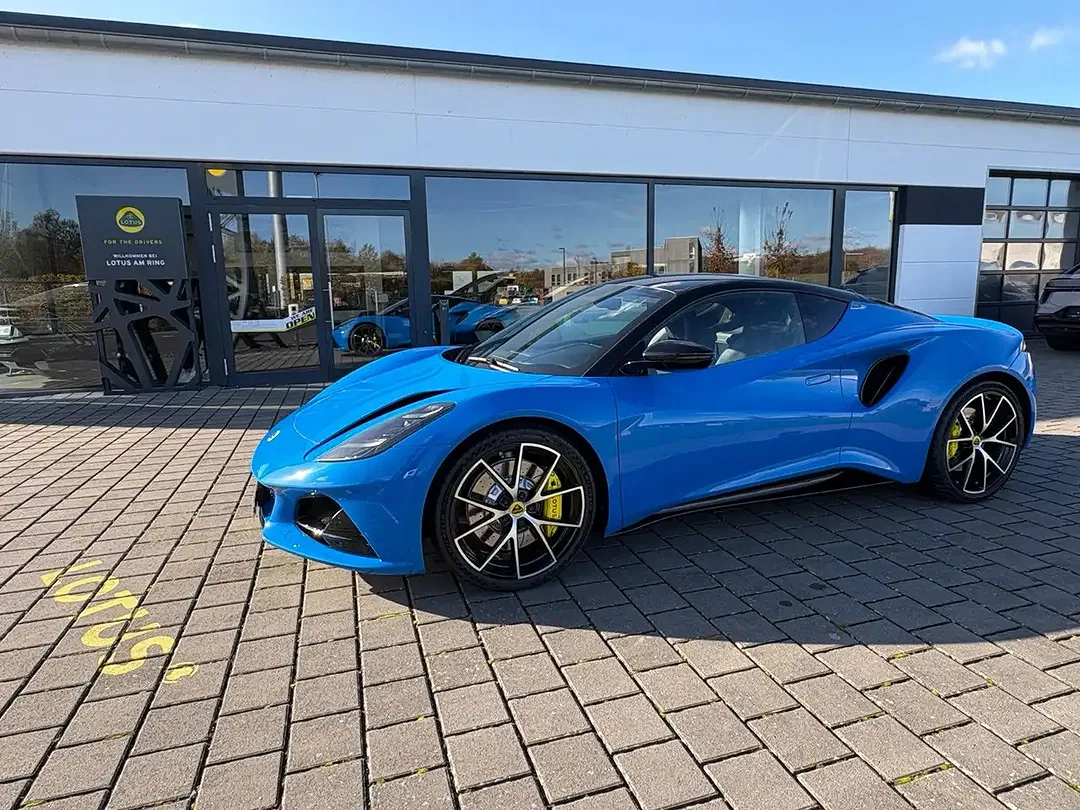 Lotus Emira - Thumbnail 8