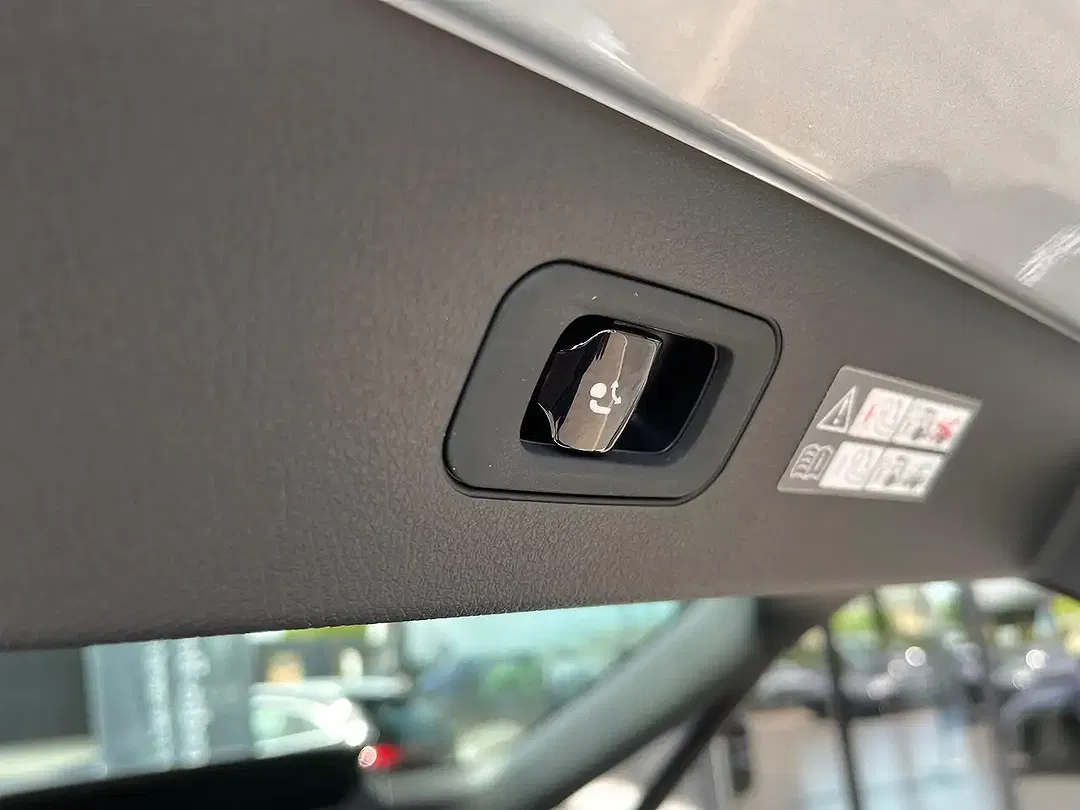 Mercedes-Benz EQS - Thumbnail 7