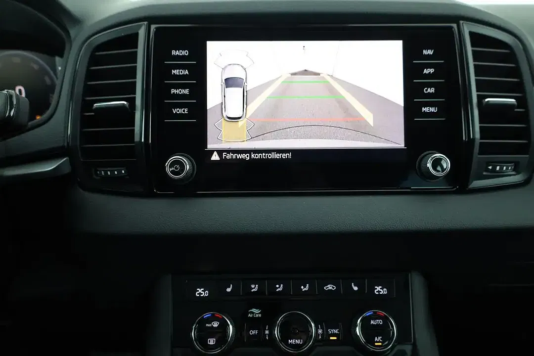 Skoda Karoq - Thumbnail 6