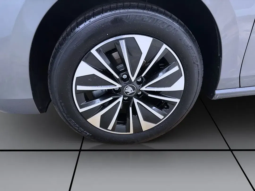 Skoda Superb - Thumbnail 9