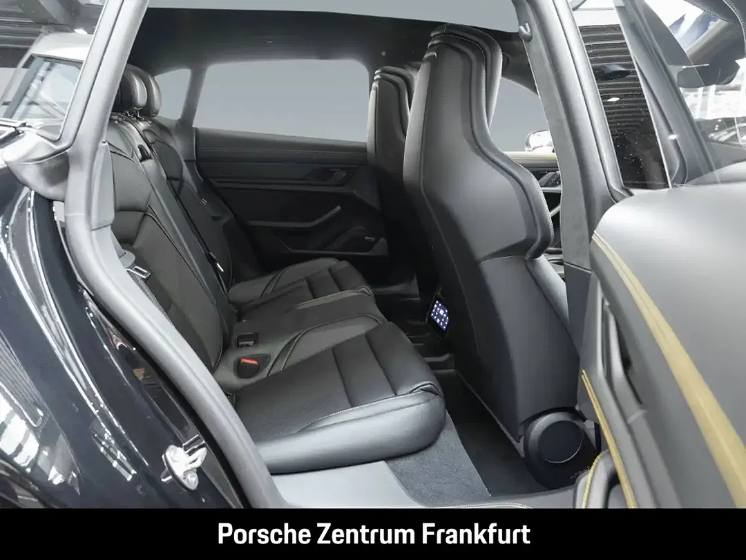 Porsche Taycan - Thumbnail 10