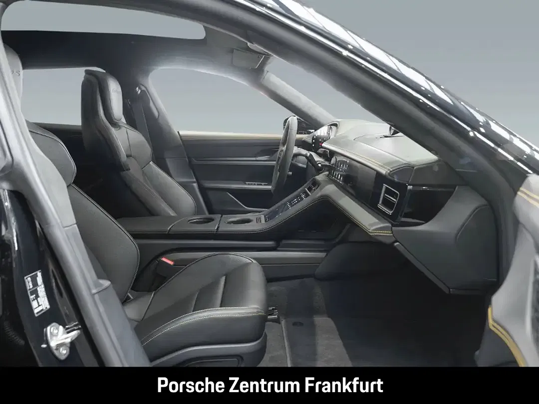 Porsche Taycan - Thumbnail 11