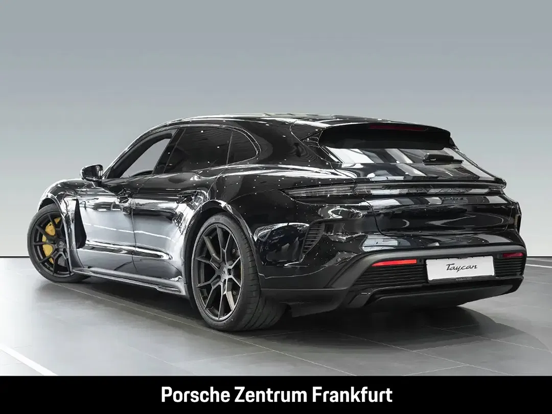 Porsche Taycan - Thumbnail 3