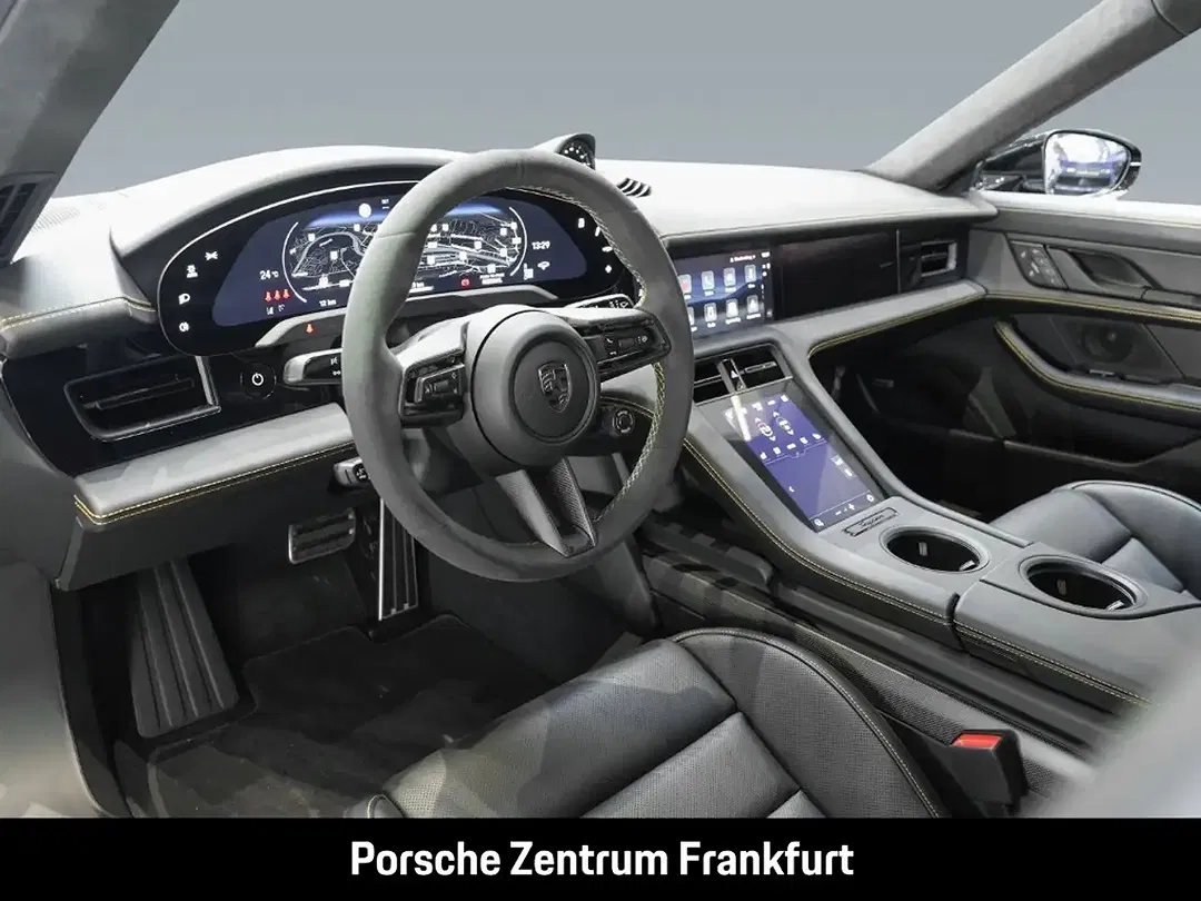 Porsche Taycan - Thumbnail 4