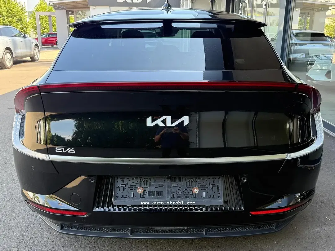 Kia EV6 - Thumbnail 5