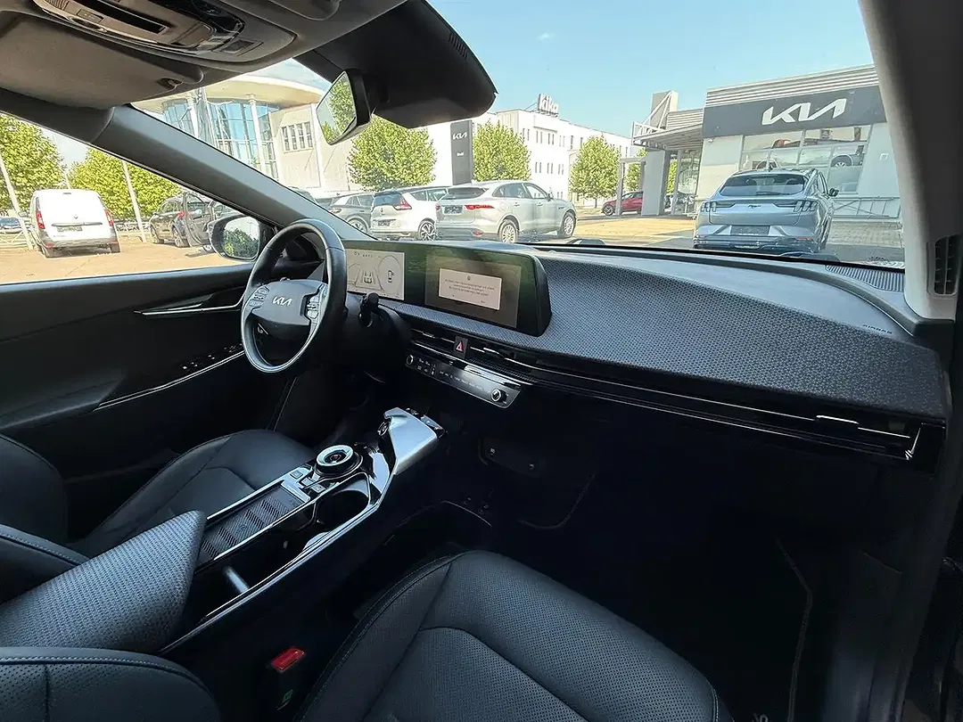 Kia EV6 - Thumbnail 7