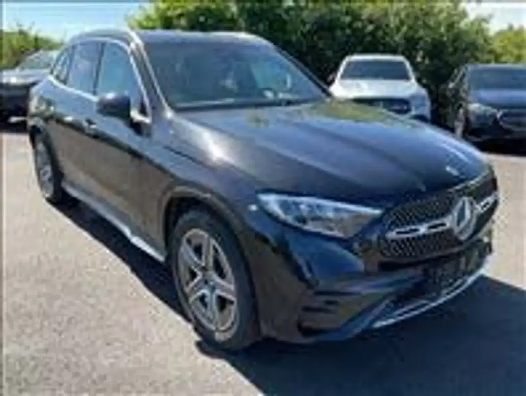 Mercedes-Benz GLC 300 - Thumbnail 1