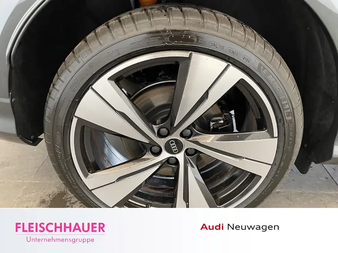 Audi SQ5 - Thumbnail 8