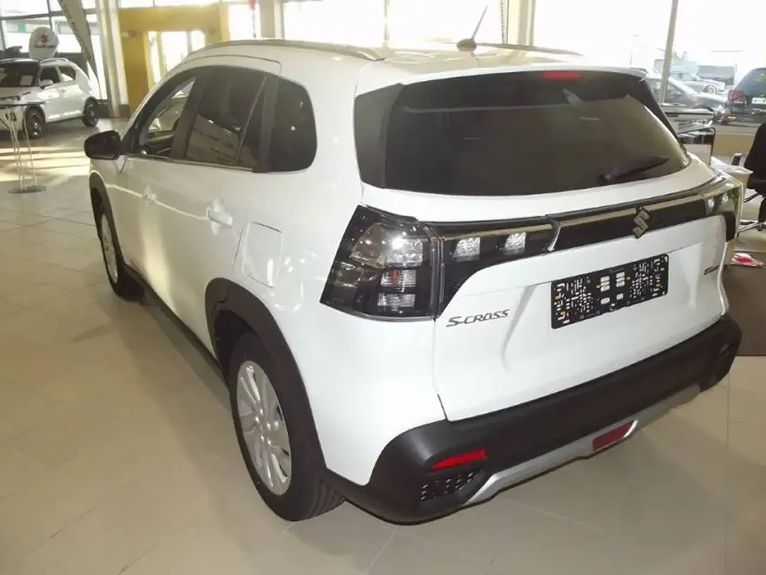 Suzuki SX4 S-Cross - Thumbnail 3