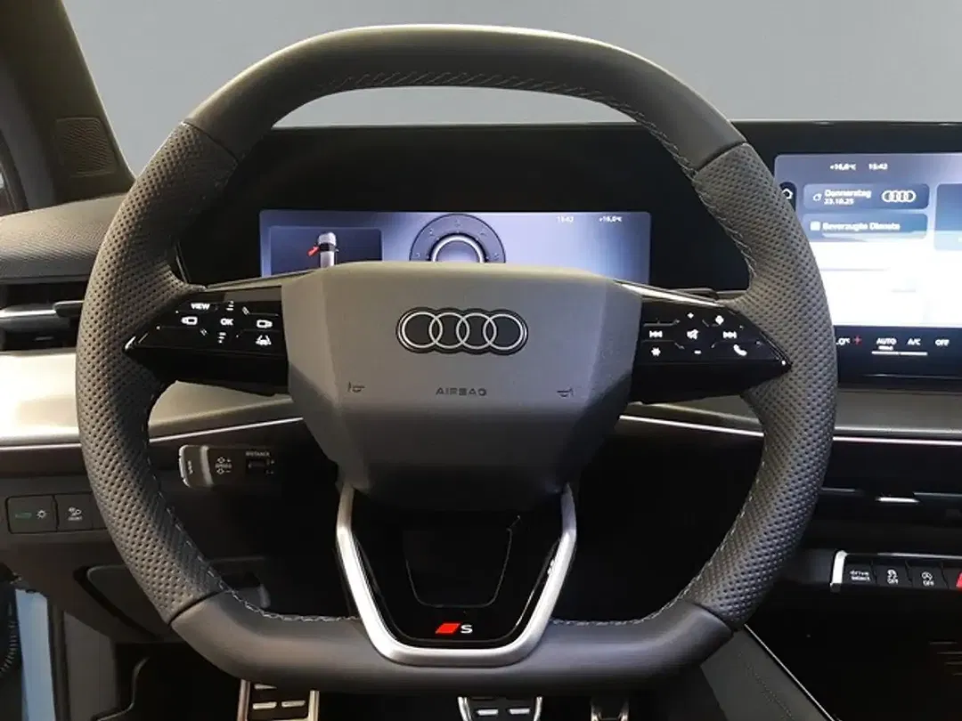Audi Q3 - Thumbnail 10