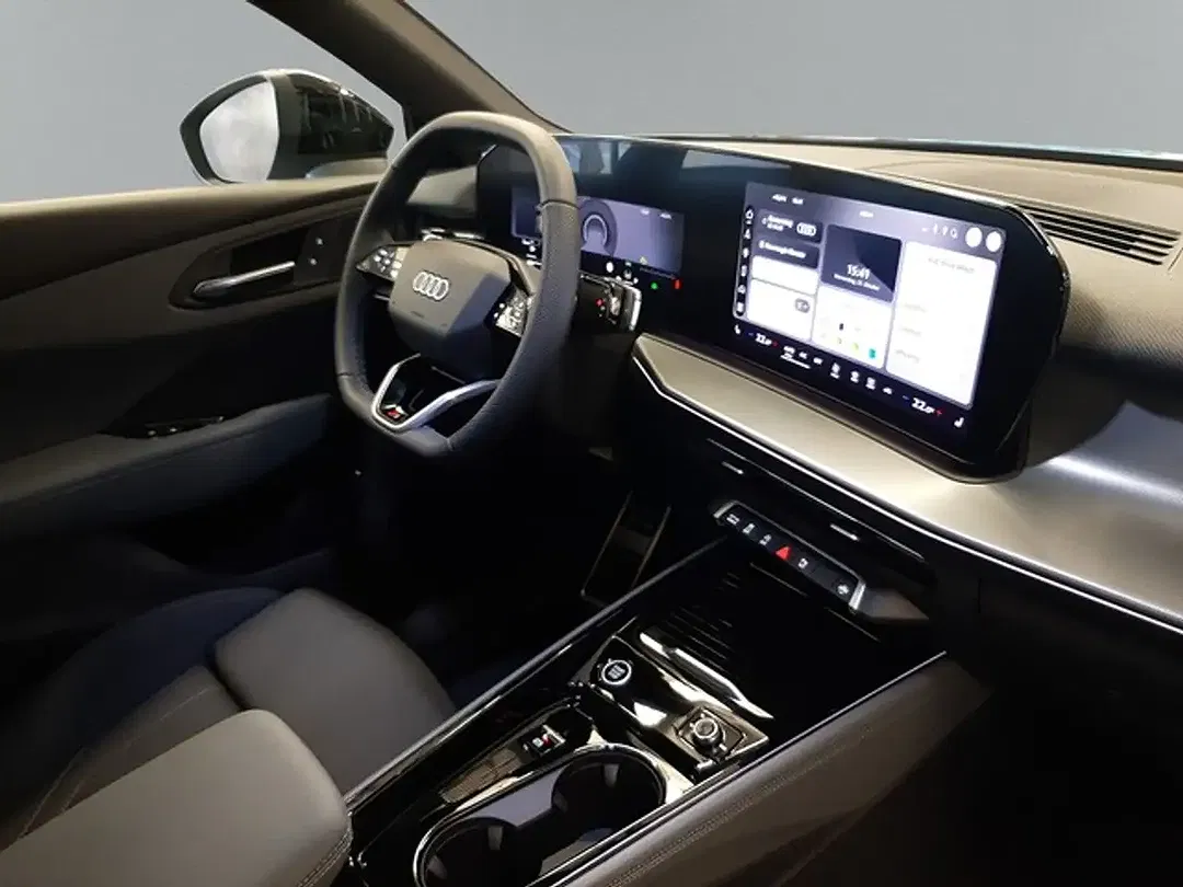 Audi Q3 - Thumbnail 11