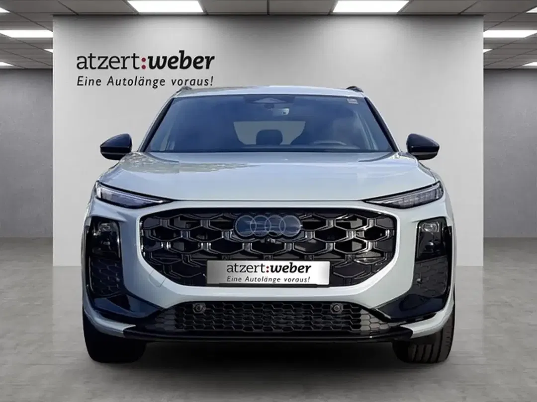 Audi Q3 - Thumbnail 3