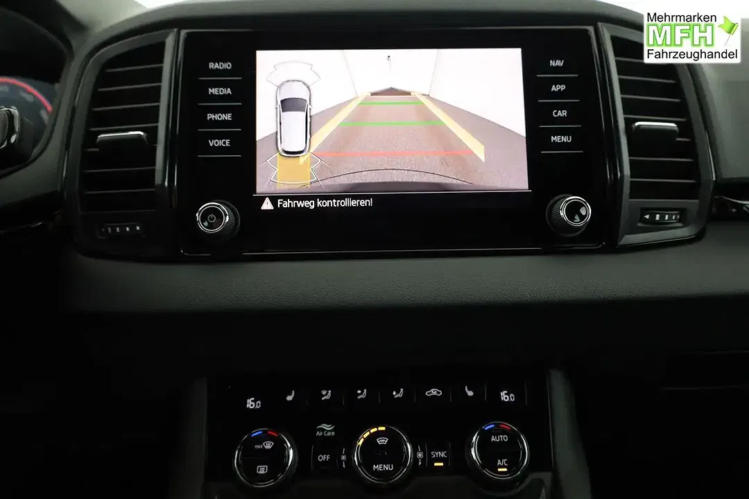 Skoda Karoq - Thumbnail 6