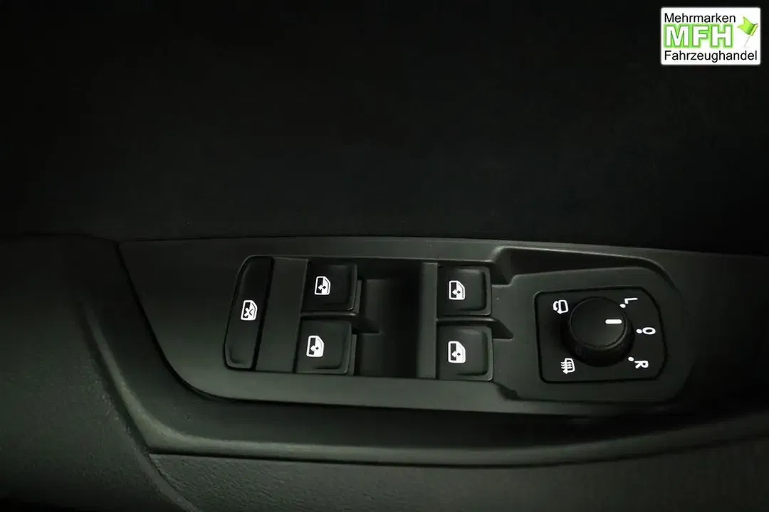 Skoda Karoq - Thumbnail 7