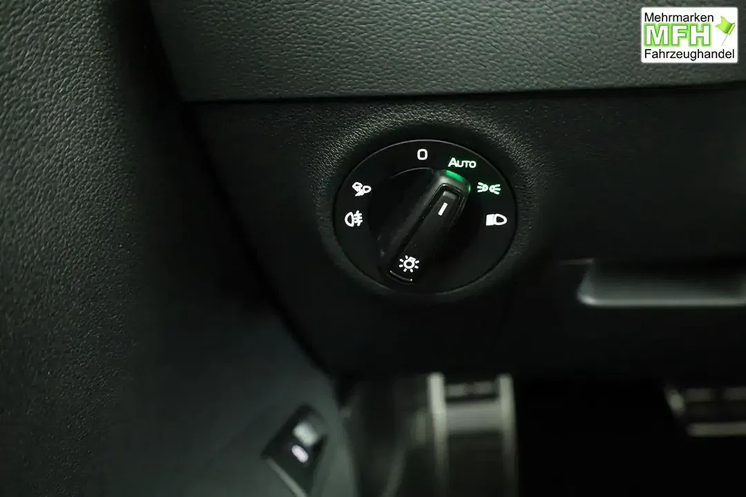 Skoda Karoq - Thumbnail 8