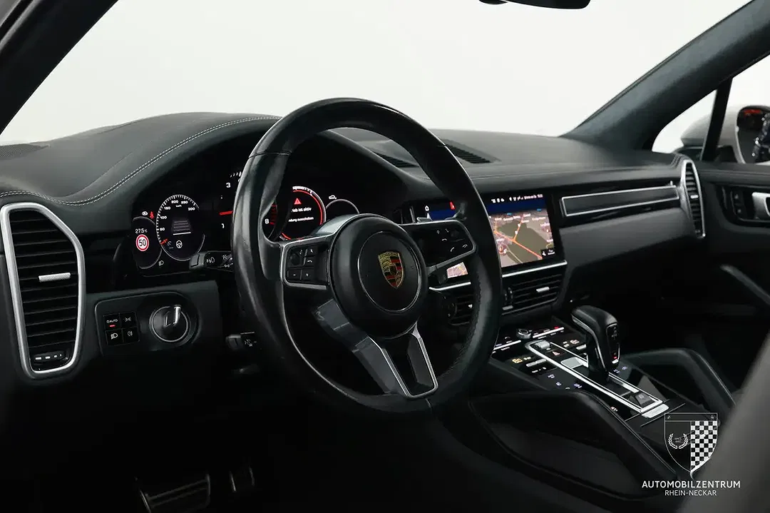 Porsche Cayenne - Thumbnail 10