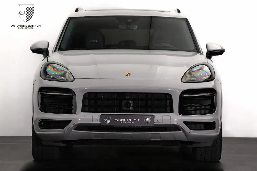 Porsche Cayenne - Thumbnail 2