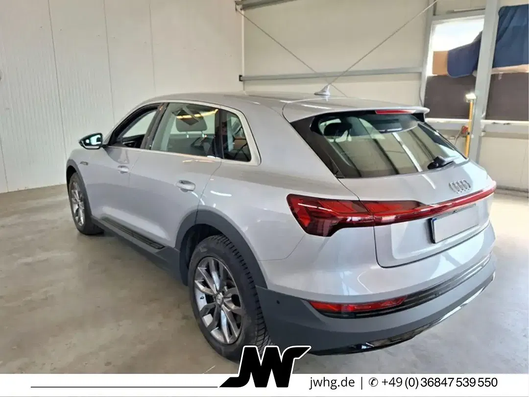Audi e-tron - Thumbnail 3