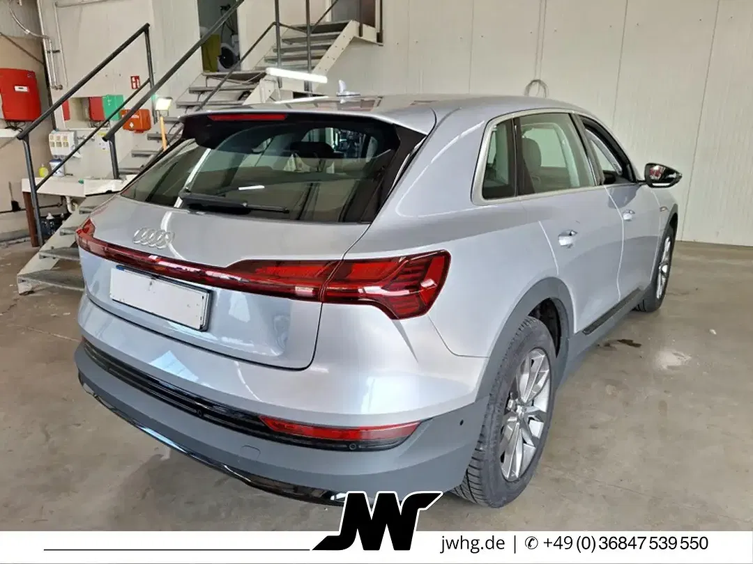 Audi e-tron - Thumbnail 4