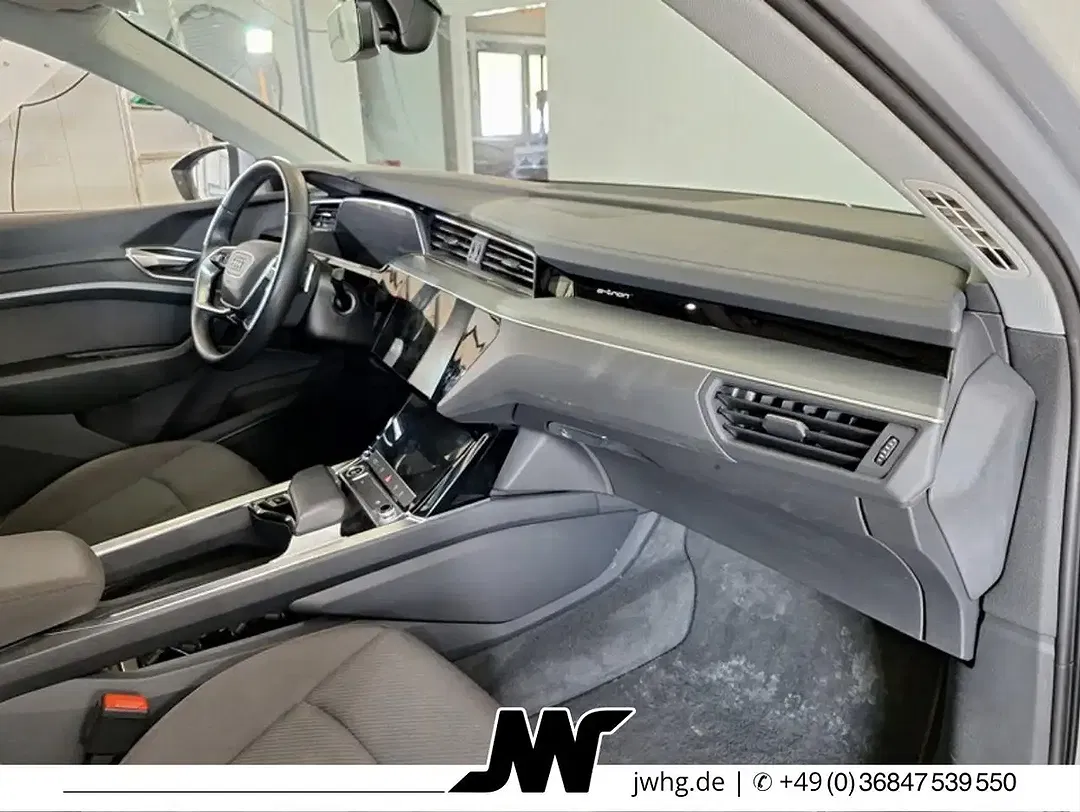 Audi e-tron - Thumbnail 6