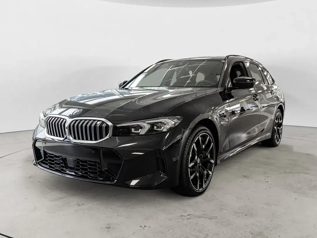 BMW 330 - Thumbnail 2