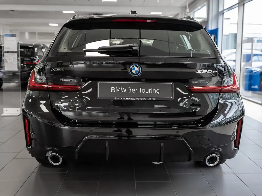 BMW 330 - Thumbnail 6