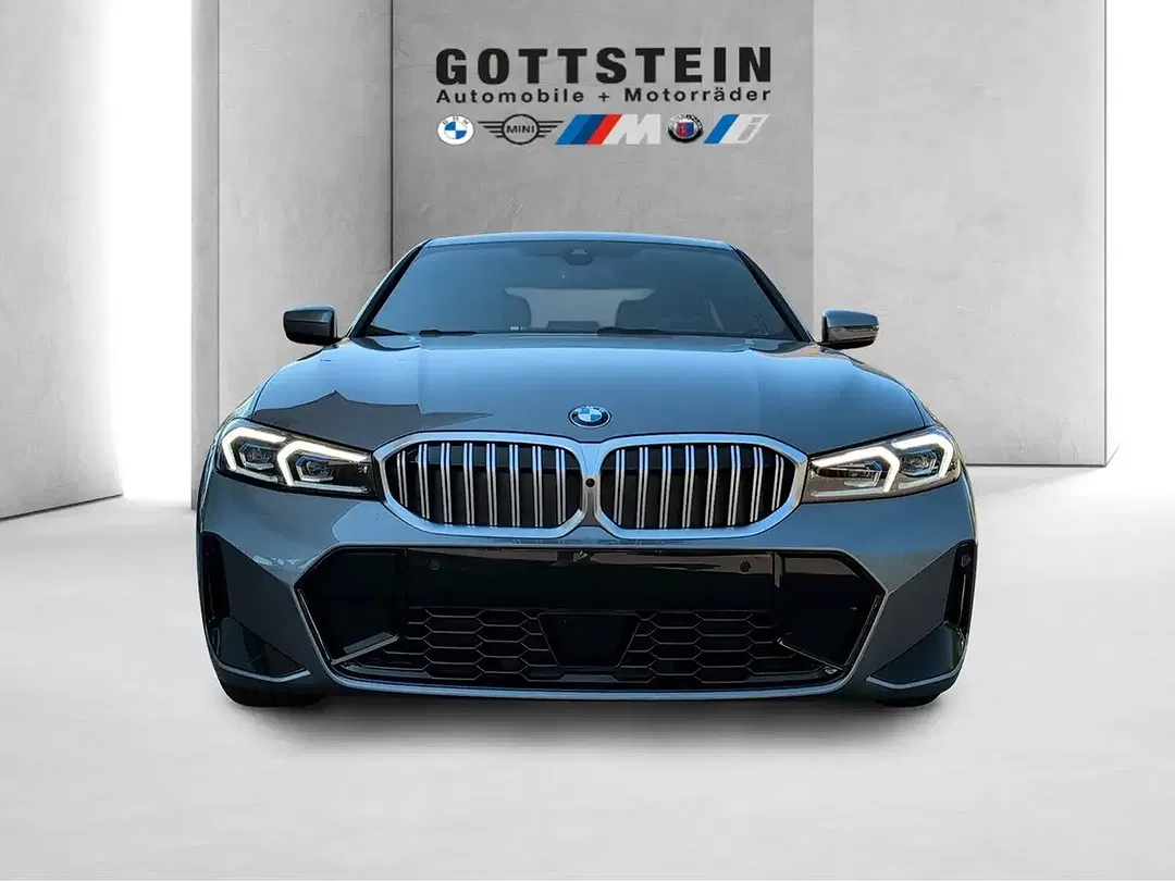 BMW 330 - Thumbnail 2