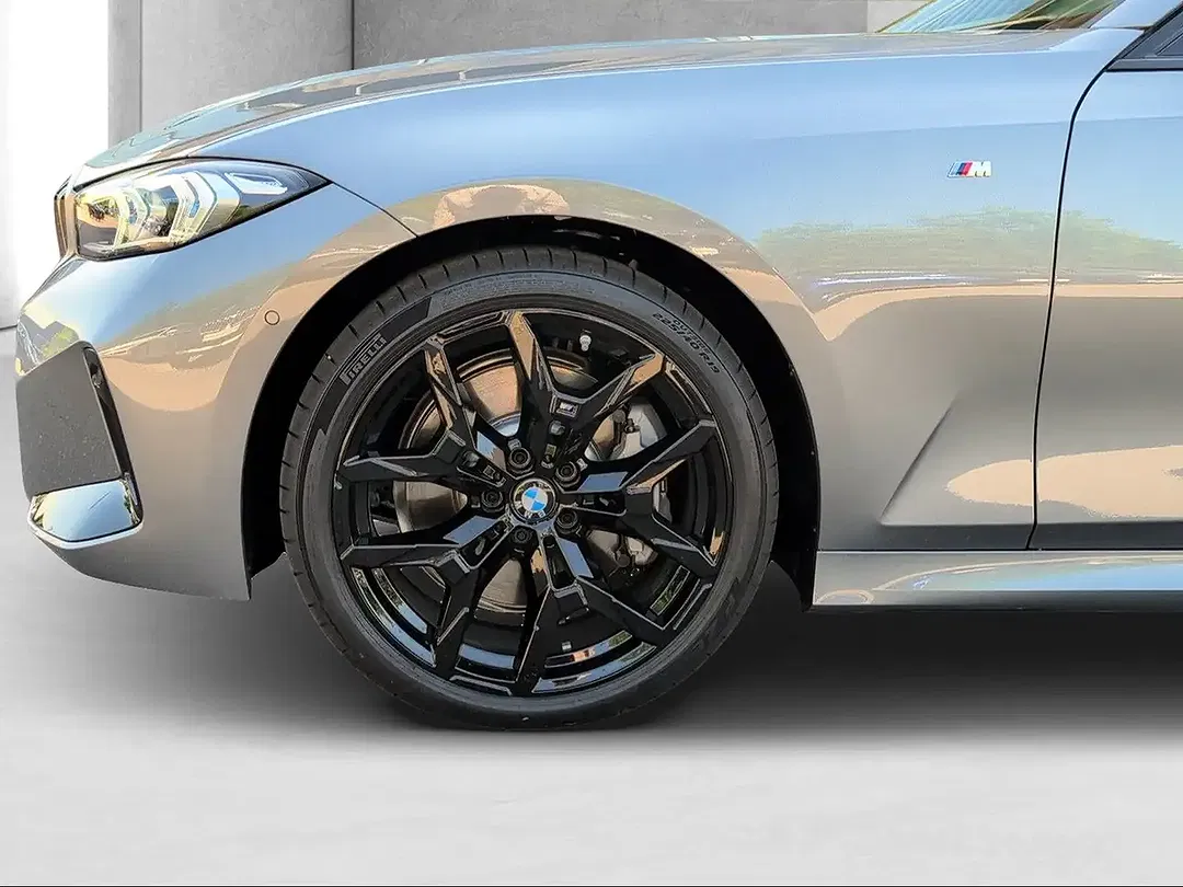 BMW 330 - Thumbnail 3