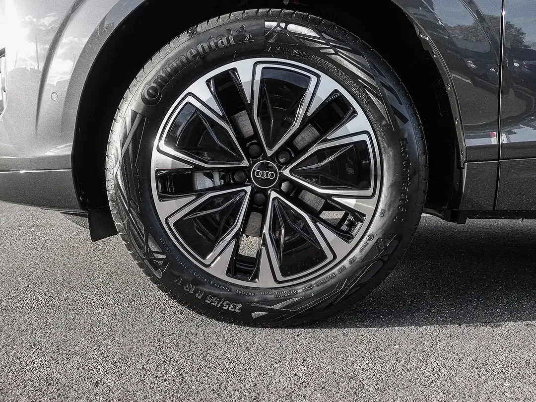 Audi Q3 - Thumbnail 4