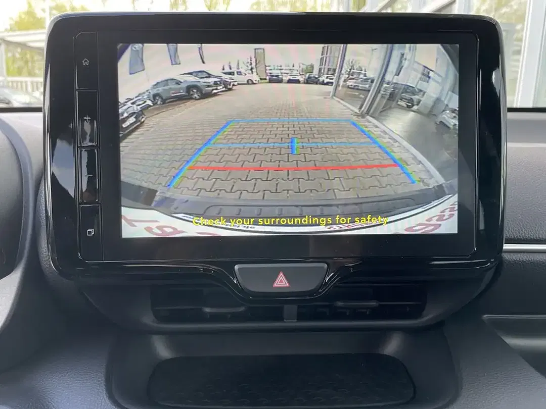 Toyota Yaris - Thumbnail 12