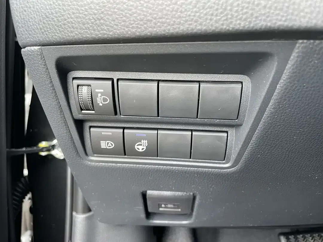 Toyota Yaris - Thumbnail 13