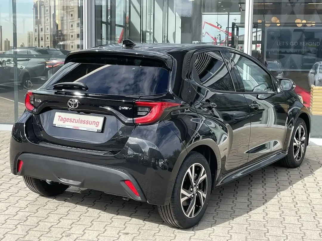 Toyota Yaris - Thumbnail 4