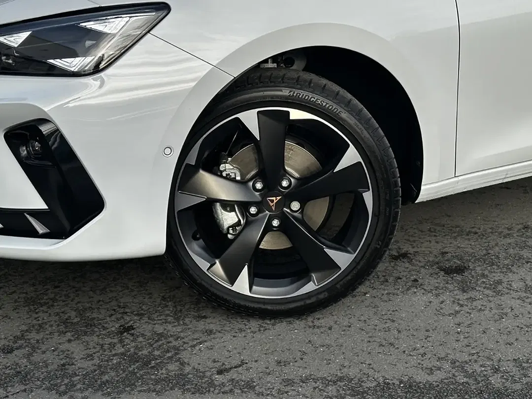 CUPRA Leon - Thumbnail 3
