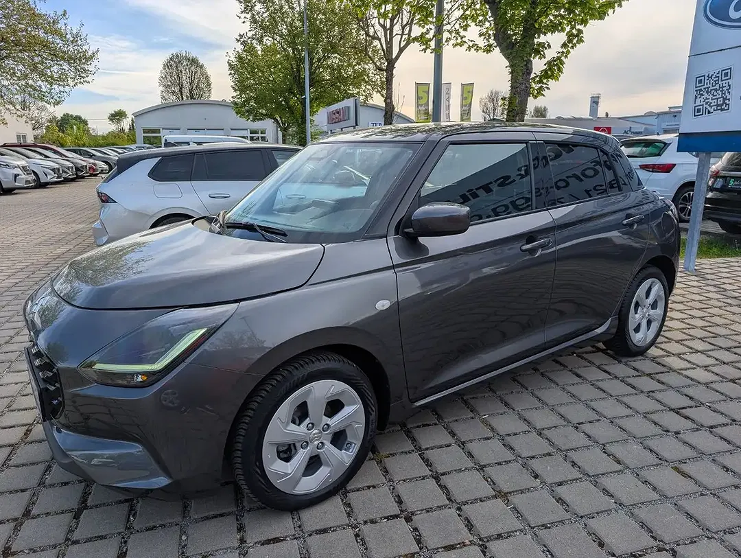 Suzuki Swift - Thumbnail 3