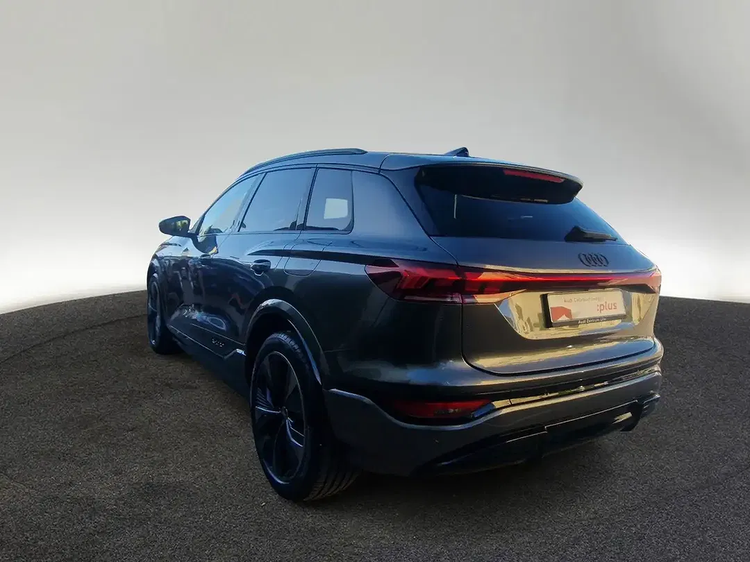 Audi Q6 e-tron - Thumbnail 3