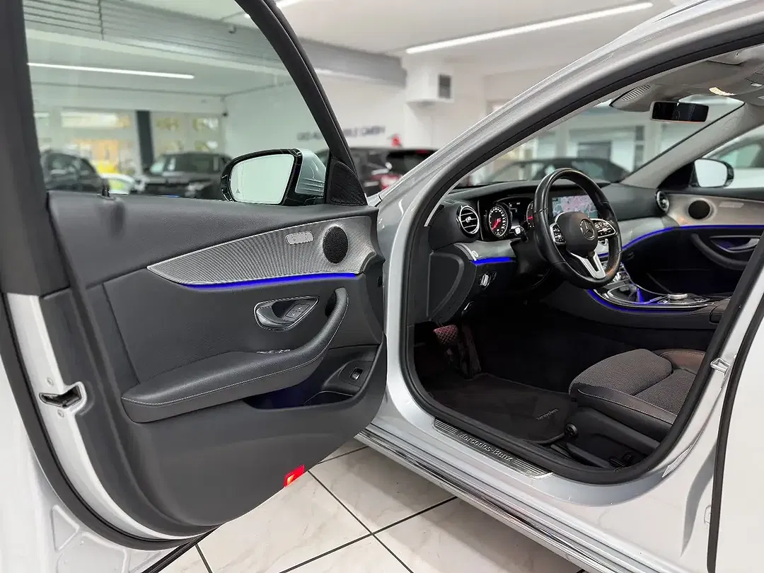 Mercedes-Benz E 220 - Thumbnail 10