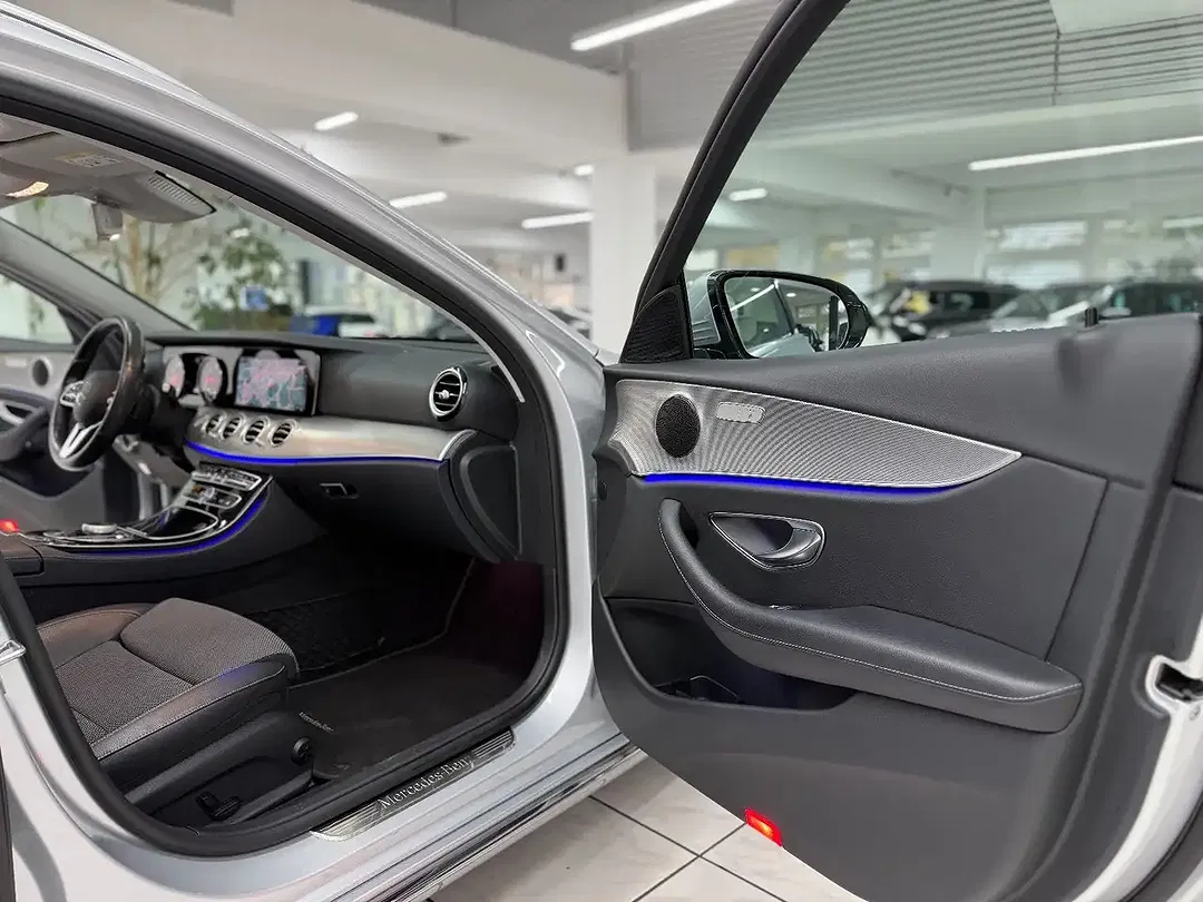 Mercedes-Benz E 220 - Thumbnail 8