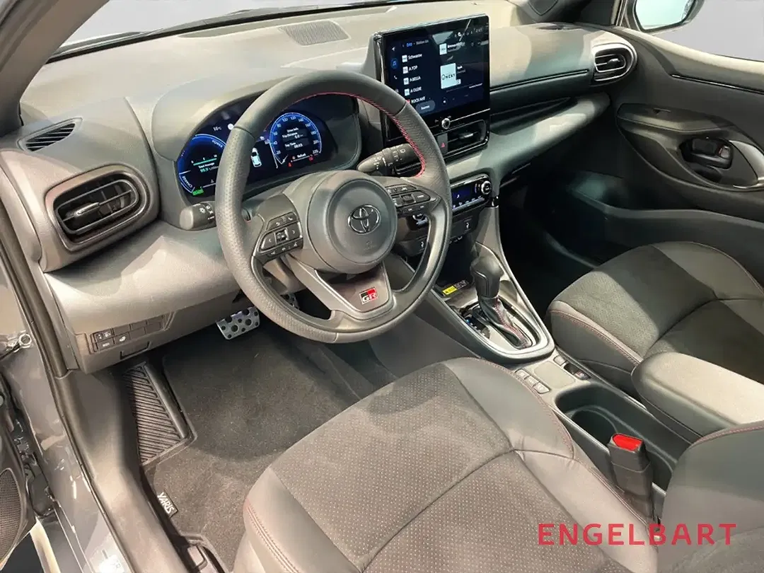 Toyota Yaris - Thumbnail 6