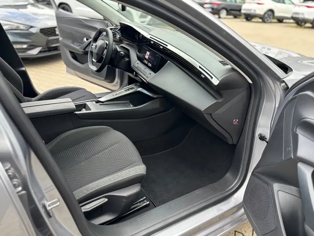 Peugeot 308 - Thumbnail 11