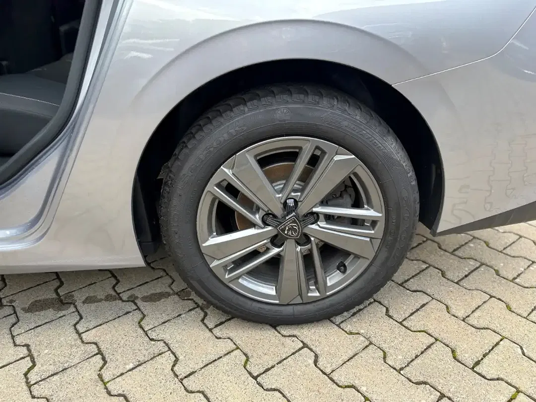 Peugeot 308 - Thumbnail 15