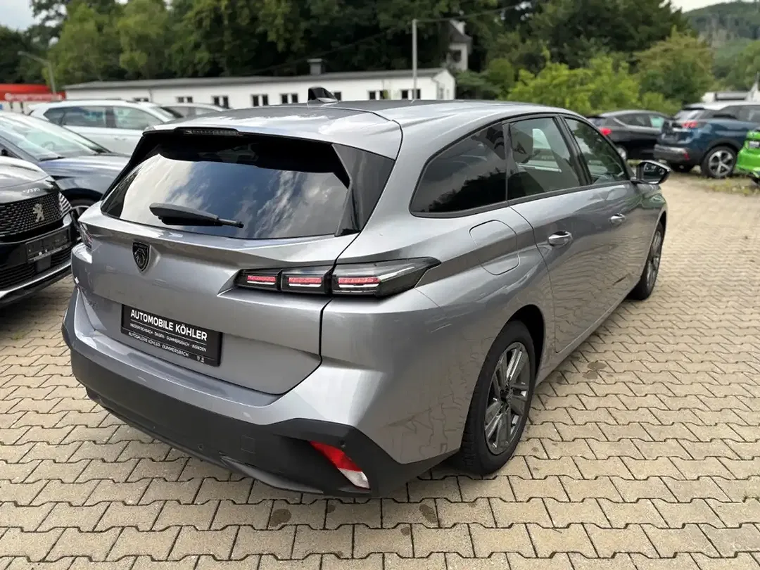 Peugeot 308 - Thumbnail 3
