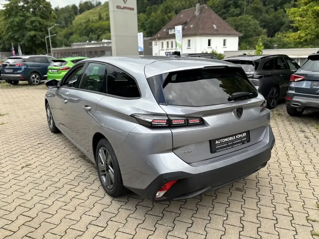 Peugeot 308 - Thumbnail 4