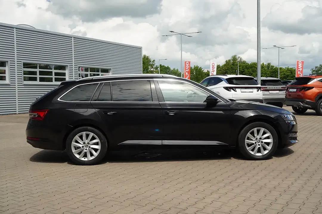 Skoda Superb - Thumbnail 4