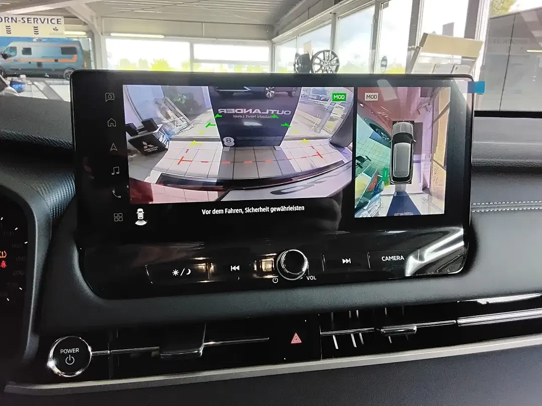 Mitsubishi Outlander - Thumbnail 13