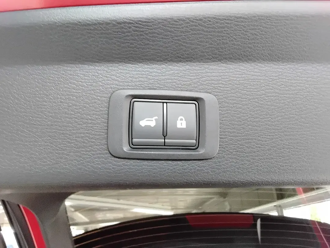Mitsubishi Outlander - Thumbnail 5