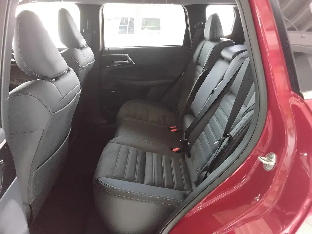 Mitsubishi Outlander - Thumbnail 6