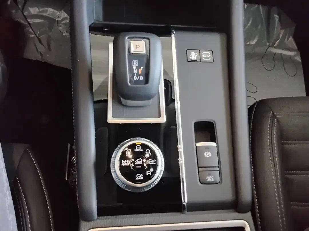 Mitsubishi Outlander - Thumbnail 7